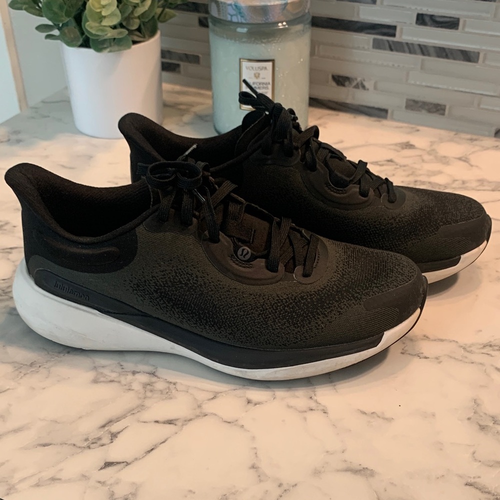 lululemon athletica Black and White Chargefeel 2 low workout sneakers